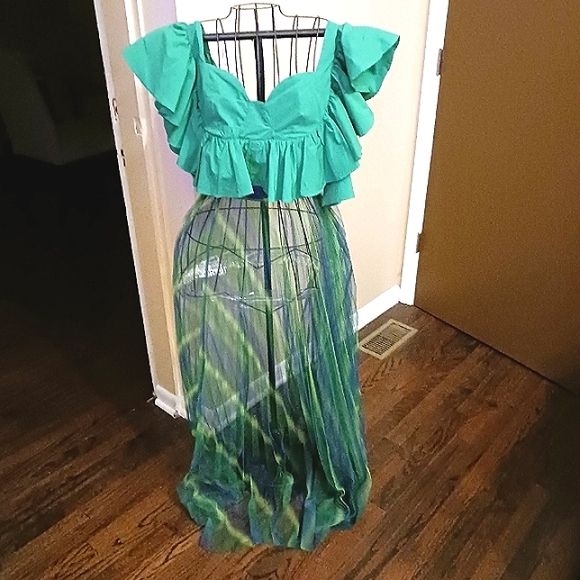 Ruffled Cropped Blouse - Picture 6 of 9